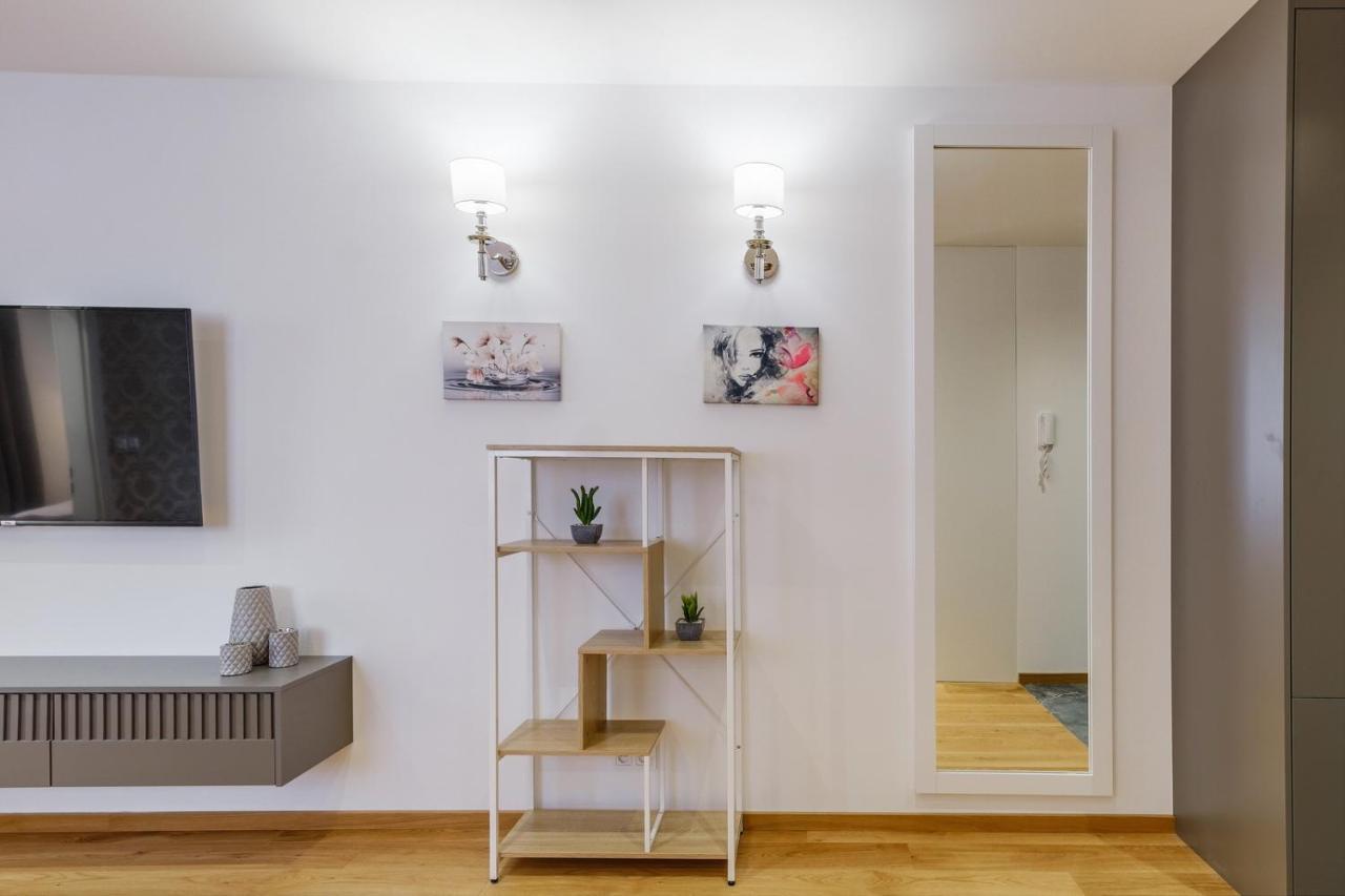 Florencja - Nowy Apartament W Centrum Miasta Z Klimatyzacja Oraz Zadaszonym Parkingiem W Cenie Nowy Targ Exteriör bild