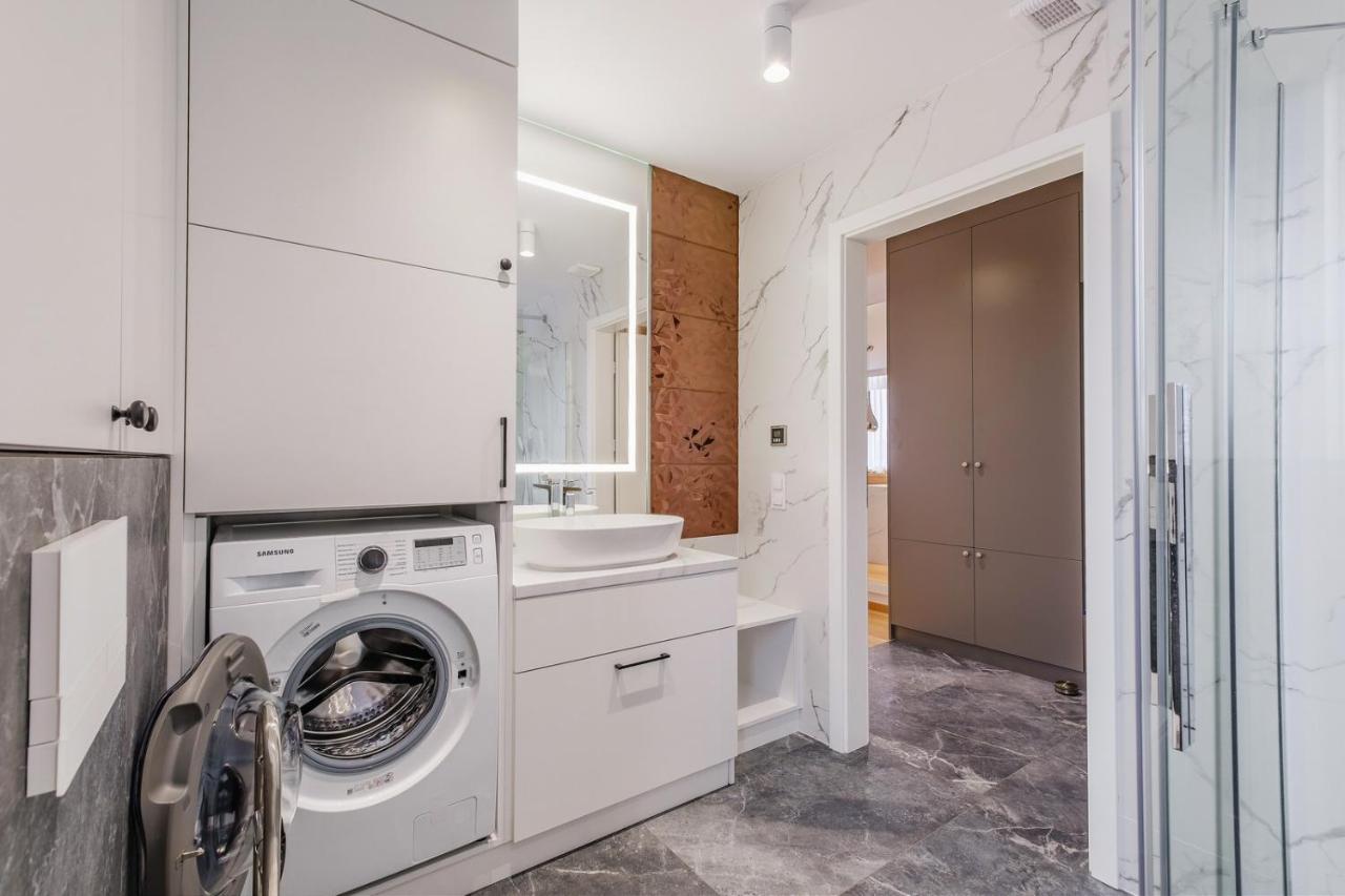 Florencja - Nowy Apartament W Centrum Miasta Z Klimatyzacja Oraz Zadaszonym Parkingiem W Cenie Nowy Targ Exteriör bild